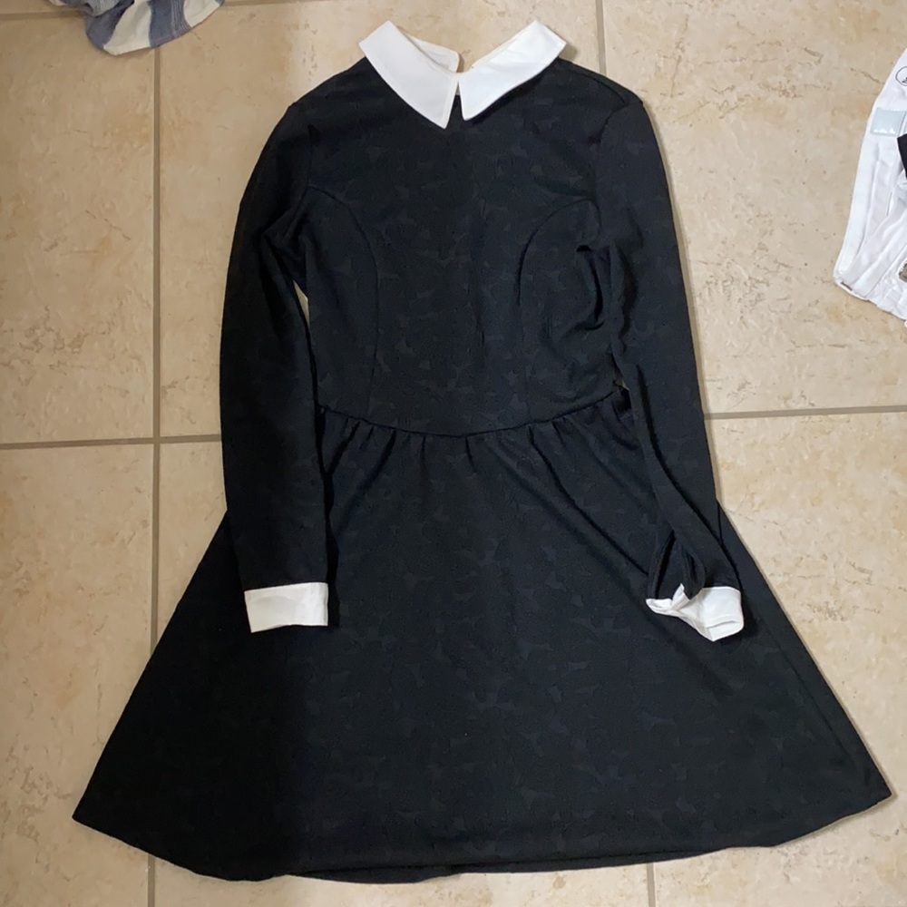 RIVER ISLAND black dress with white collar with flower pattern